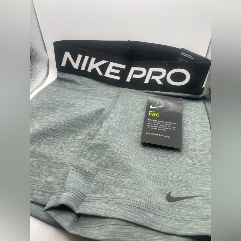 Nike Pro 365 Women’s training shorts size XS